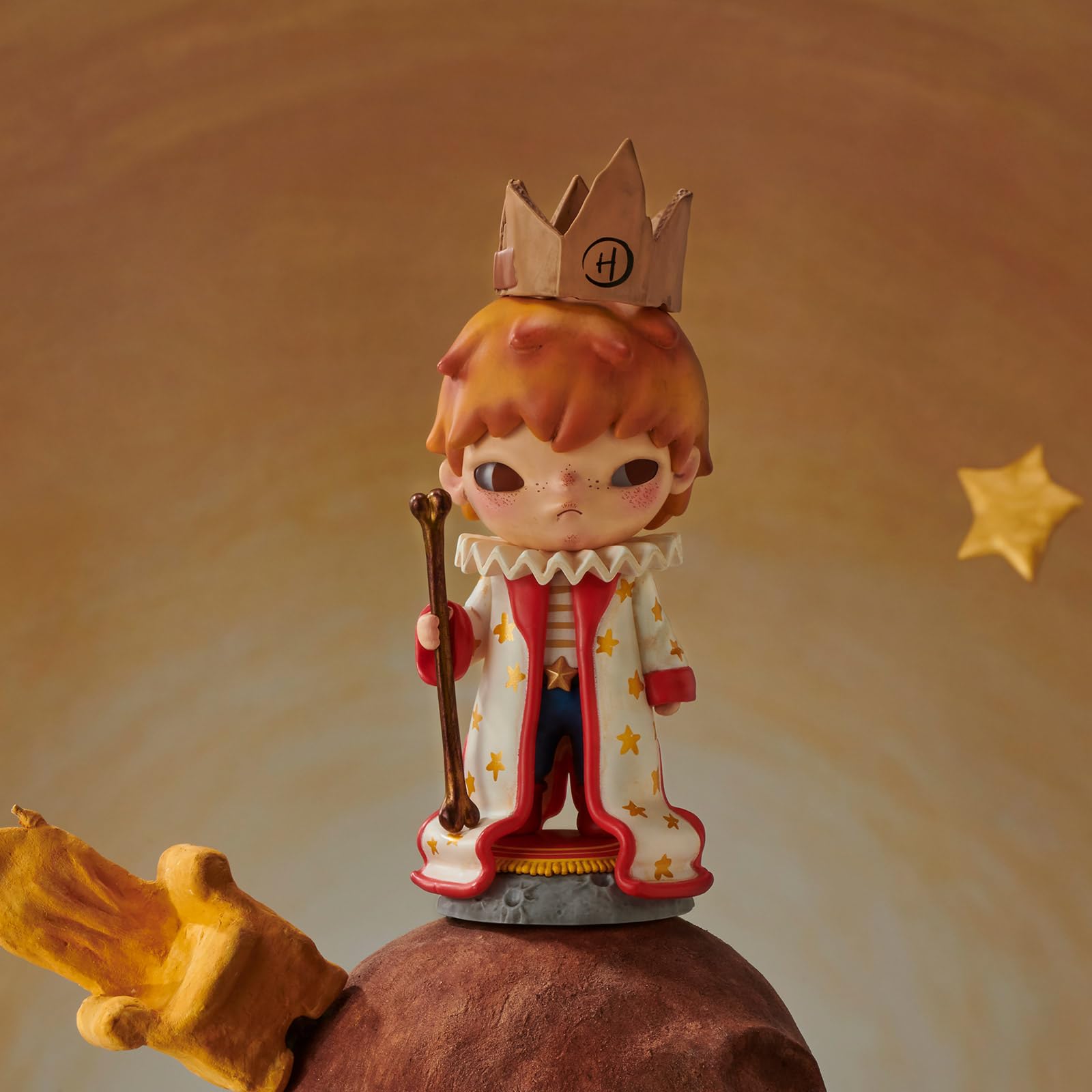 POP MART Hirono Le Petit Prince figure 3 detail, durable materials for long-lasting display.