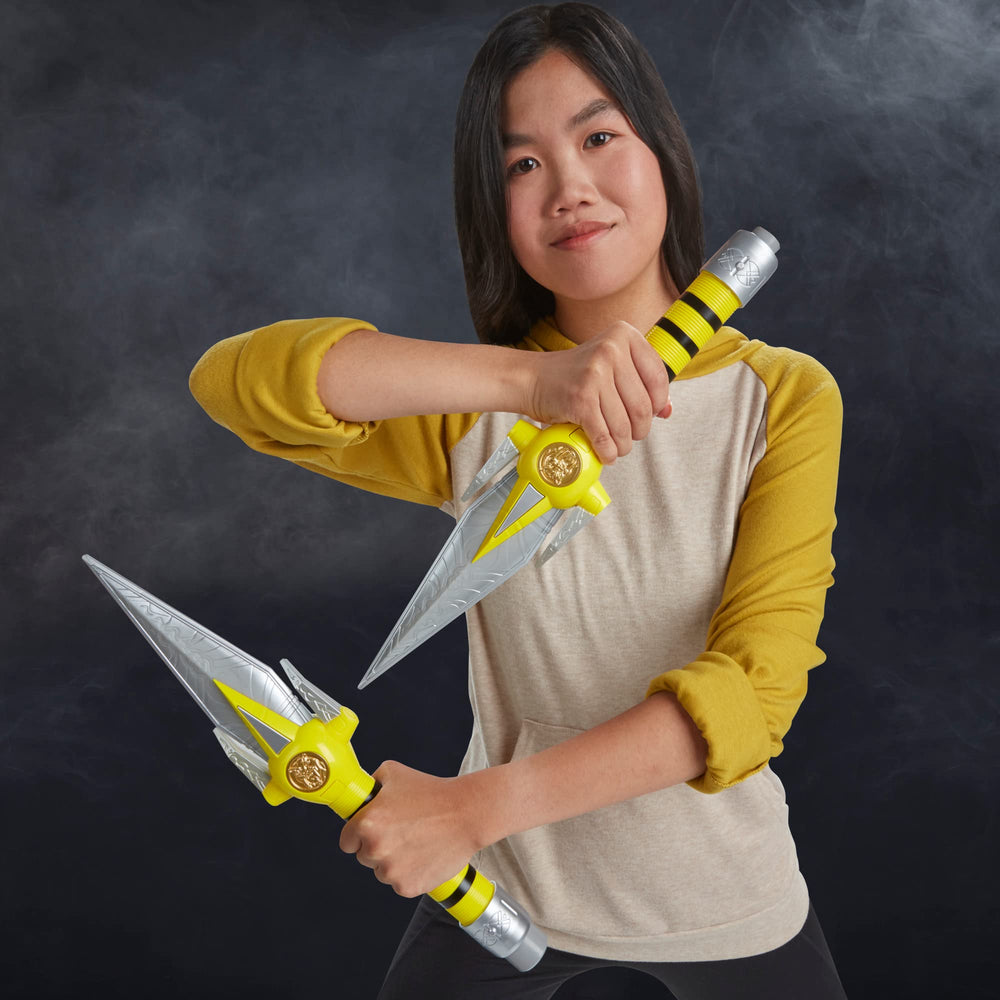 Power Rangers Lightning Collection Mighty Morphin Daggers collectible quality for fans