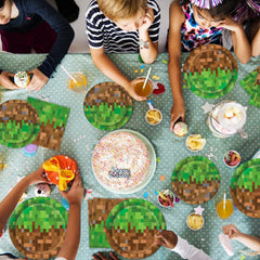 Practice Star pixel party tableware set enhancing game-themed decor