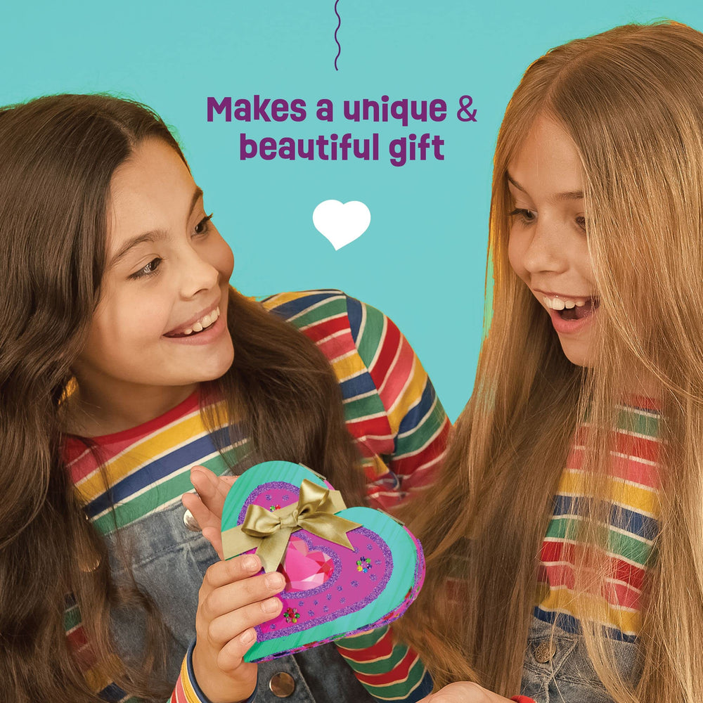 Pretty Me Palette and brushes image shows essential tools for budding artists.