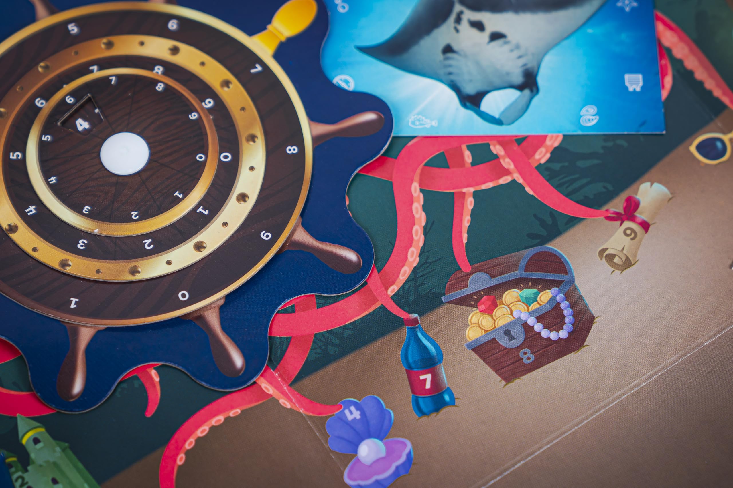 Professor Puzzle Escape from The Aquarium co-op play—team members solve together