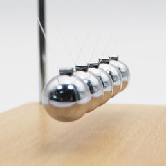 QLKUNLA Newtons Cradle momentum and energy concepts in action with graceful pendulum motion