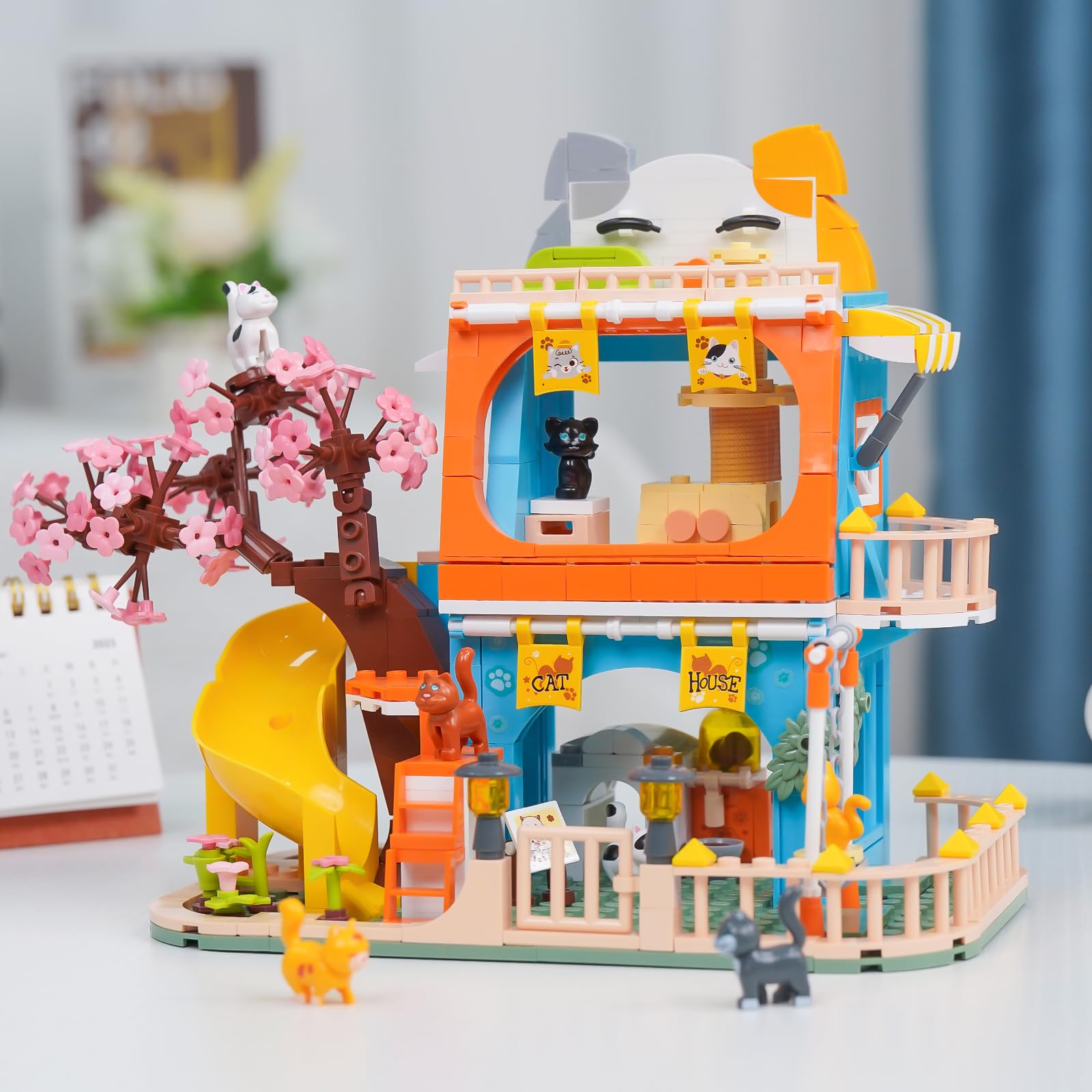 QLT QIAOLETONG cat house swing nap spot emphasizes cozy relaxation during play.