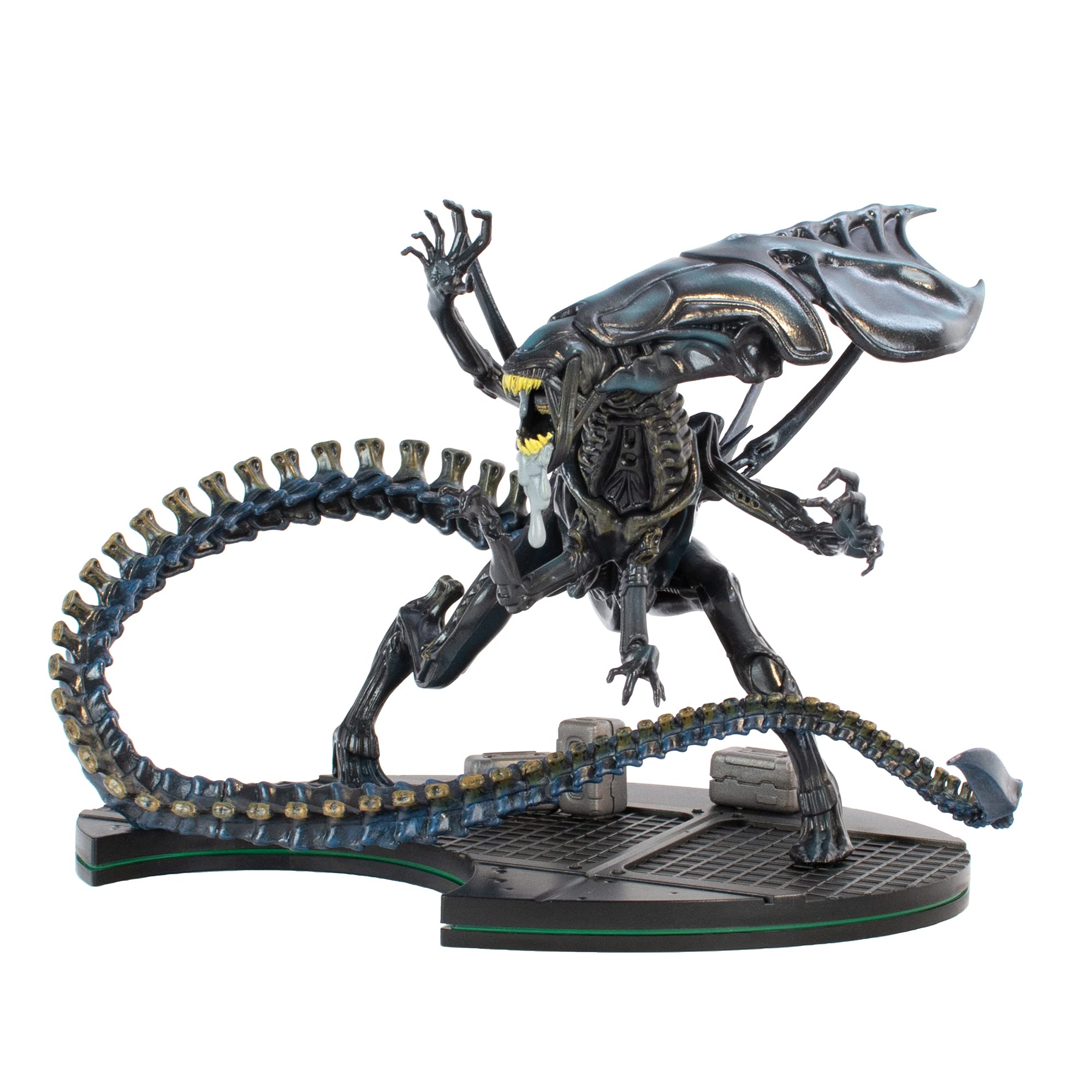 QMx Aliens Queen Q-Fig Max Elite teeth detail enhances fierce sci-fi realism.