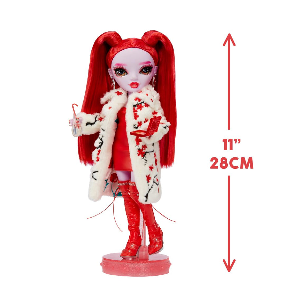 Rosie Redwood makeup palette and accessories boost imaginative fashion play.