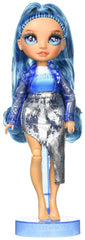 Customizable accessories let Skyler wear color-changing outfits with slime