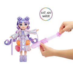 Rainbow High Winter Wonderland Violet snowman kit enables creative snow figures.
