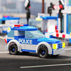 RAVAYO Hero-officers figures invite imaginative missions and role-play.