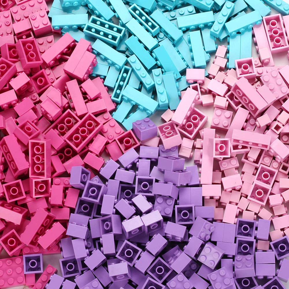 Reenwee Building Bricks Set 500-piece set emphasizes value and variety.