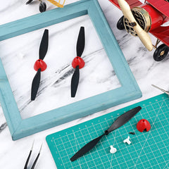Riakrum RC plane propellers packaging shows six blades and six savers for replacements.