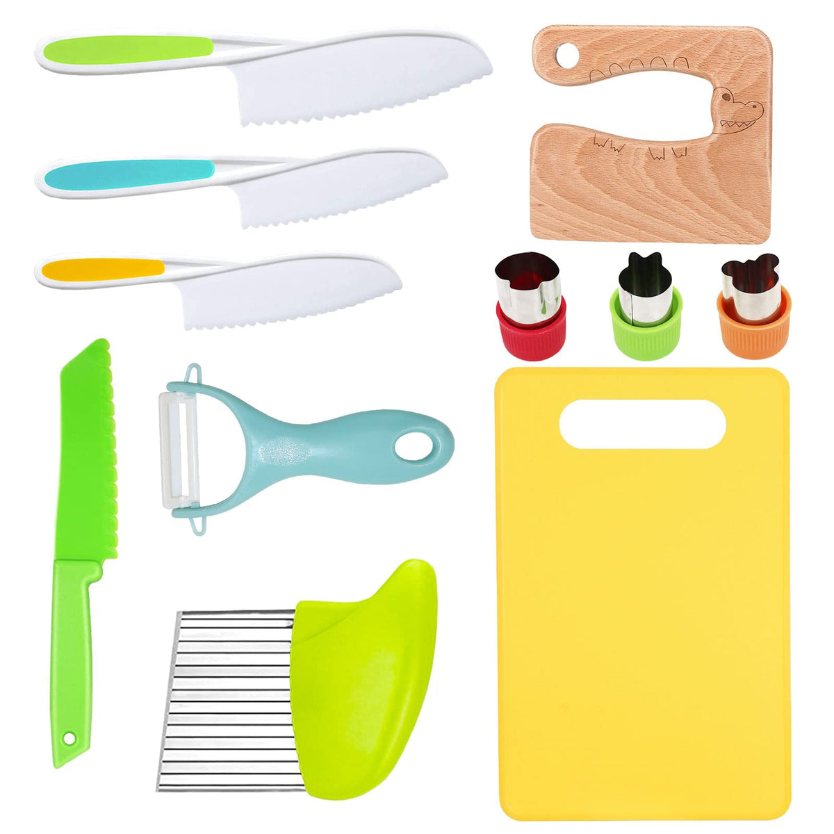 RISICULIS wooden kids knife for safe cutting practice in a kid-friendly kitchen.