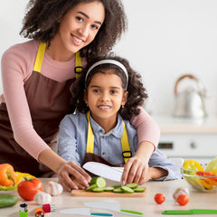 RISICULIS Y peeler helps kids peel safely with ergonomic grip.