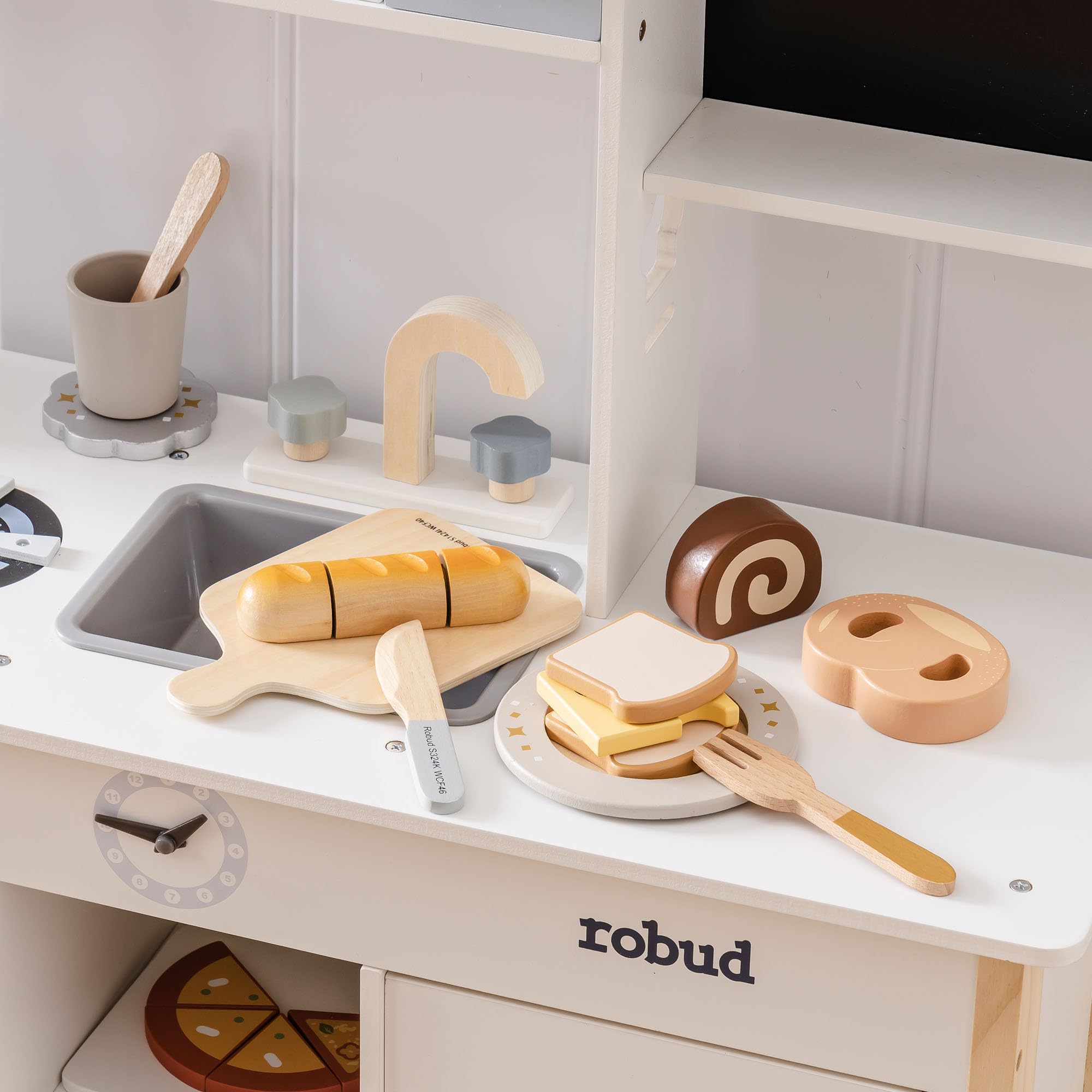 ROBOTIME wooden meat and eggs offer versatile pretend meals and creative cooking exploration.