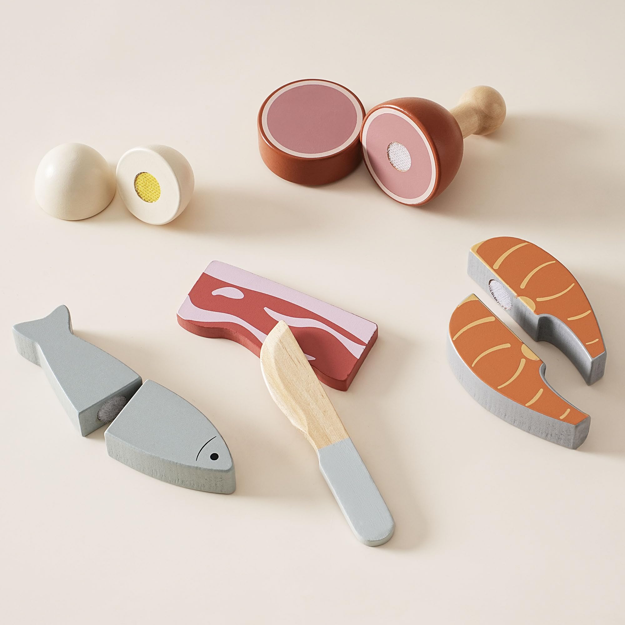 ROBUD bacon strips for tasty pretend breakfasts and fine motor skill practice.
