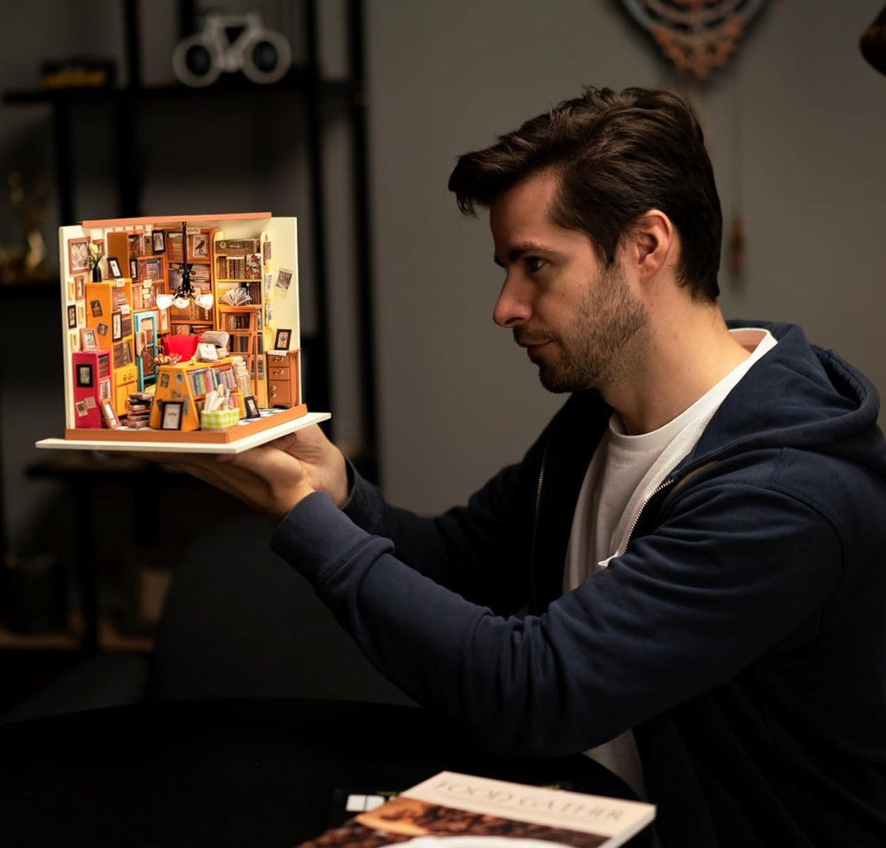 Rolife Sam's Study furniture set highlights compact realism for desk display