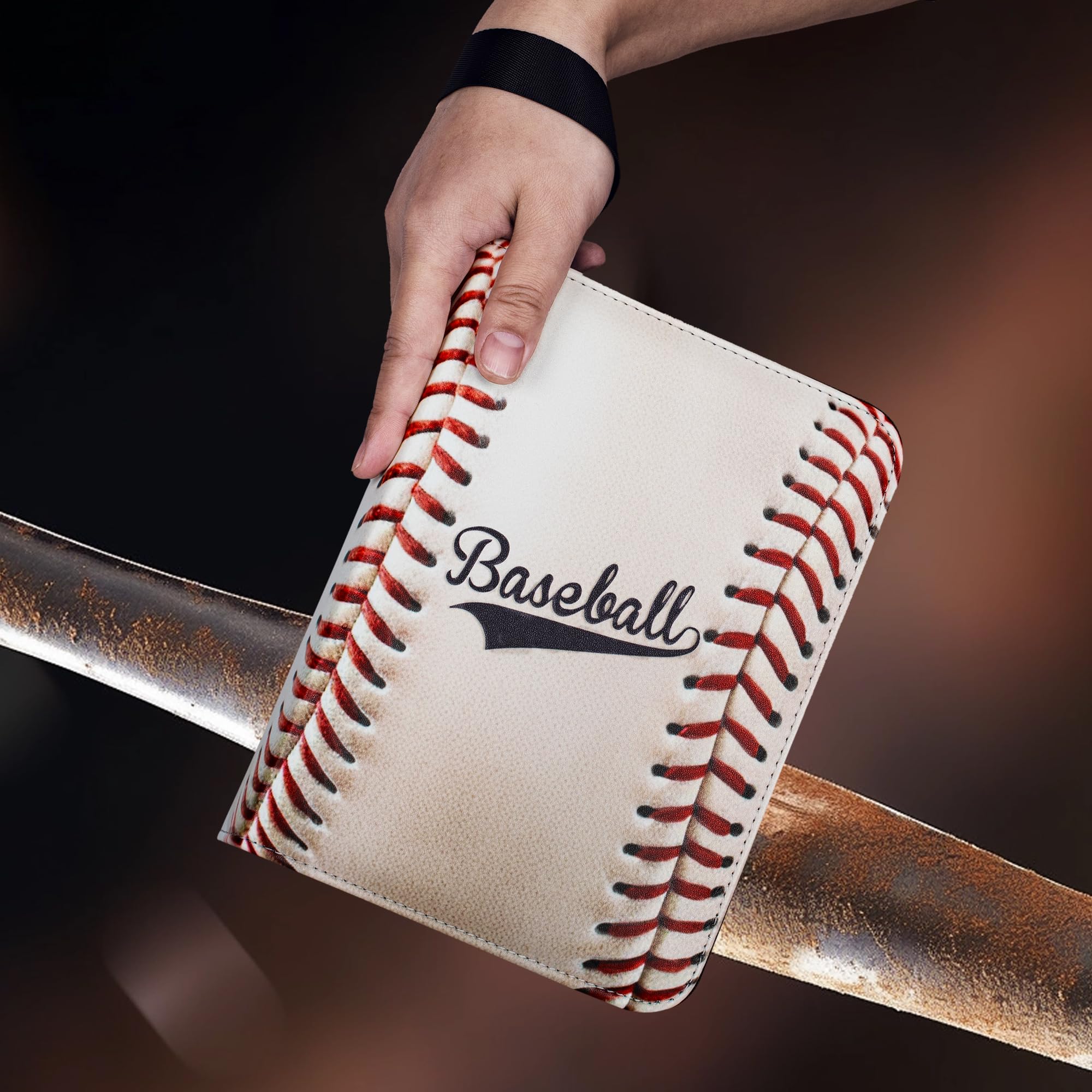 RONMONG PU leather exterior guards cards against dust and wear.