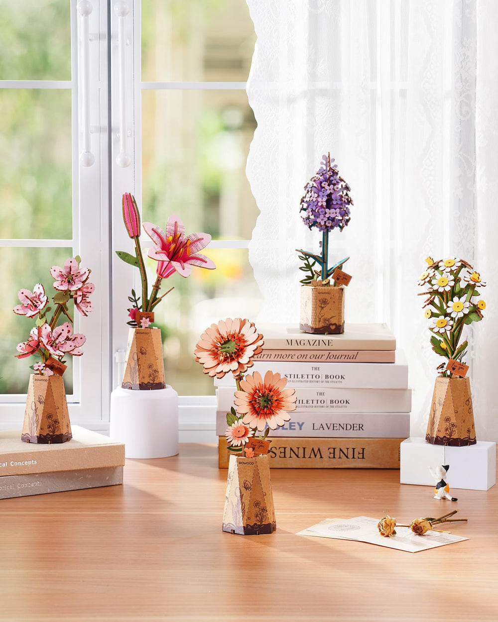 Rowood adjustable stems for customizable bouquets and varied floral shapes.