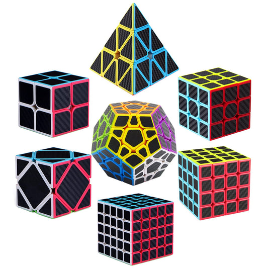 Roxenda speed cube set 2x2 in hand, smooth rotation for quick solving.