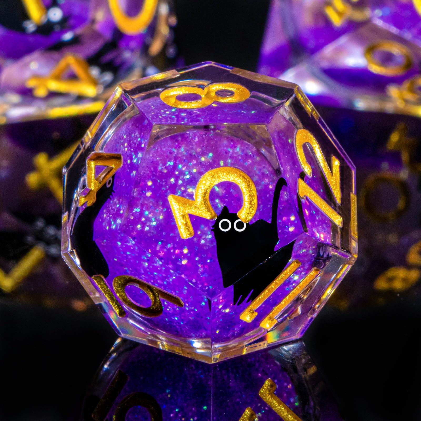 Roycevon D8 dice with sharp edges and clear numbers for fast reads