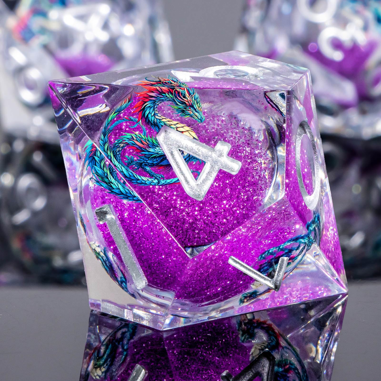 Roycevon sharp-edge D8 dice, crisp numbers for reliable results