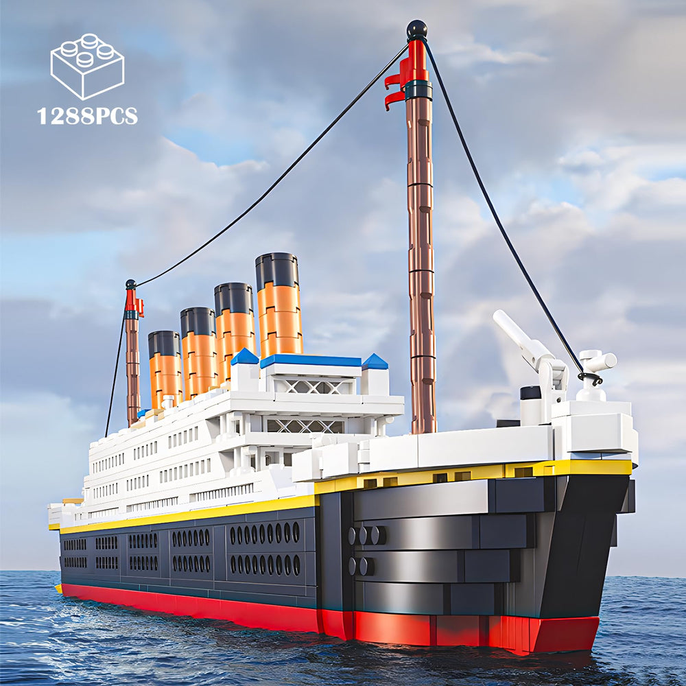 RSDHFLY Titanic model top view highlighting scale and realistic design