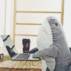 Ryttir XXL Giant Shark dorsal fin detail for lifelike decor.
