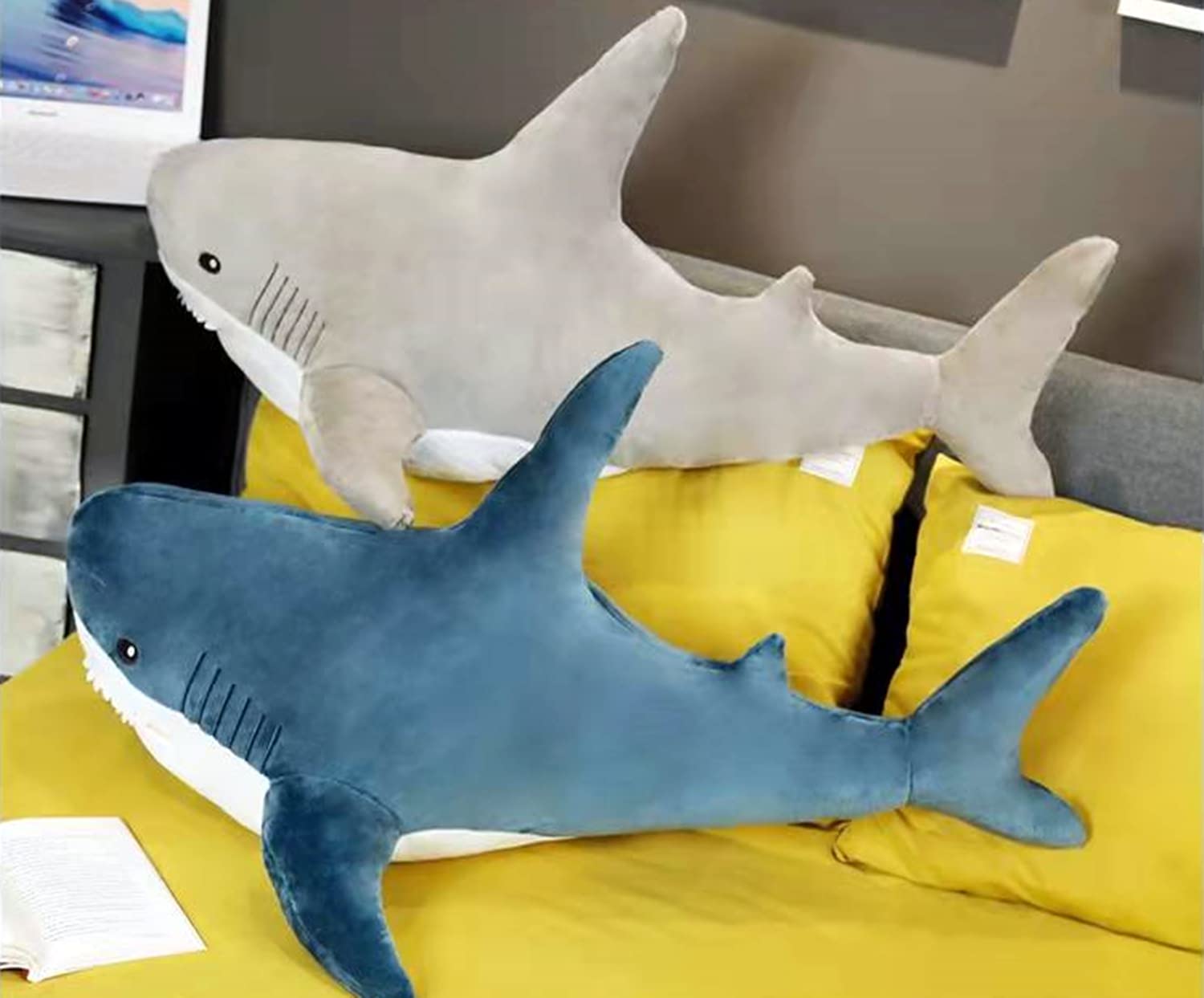 Ryttir XXL Giant Shark machine-washable material for easy care.