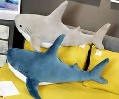 Ryttir XXL Giant Shark machine-washable material for easy care.