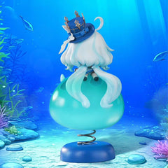 RZAHUAHU Furina figure features spring action for playful jumps.