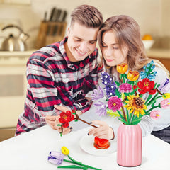 Sawaruita adjustable-flower-blocks design lets you shape petals and angles.