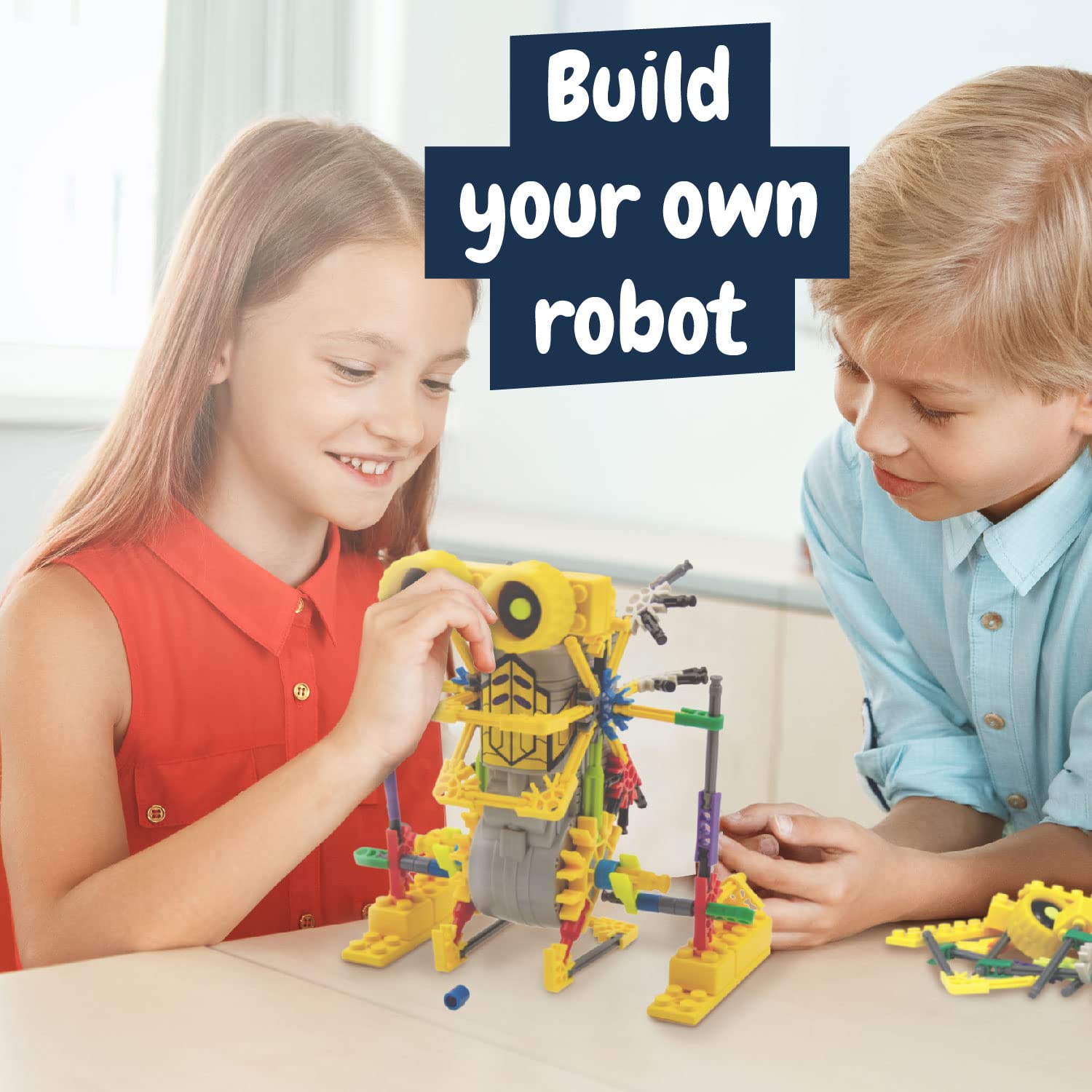 Science4you Betabot in motion demonstrates motorized forward and backward movement.
