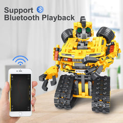 Sciencow 2-in-1 kit racing car display emphasizes speed and hands-on building.