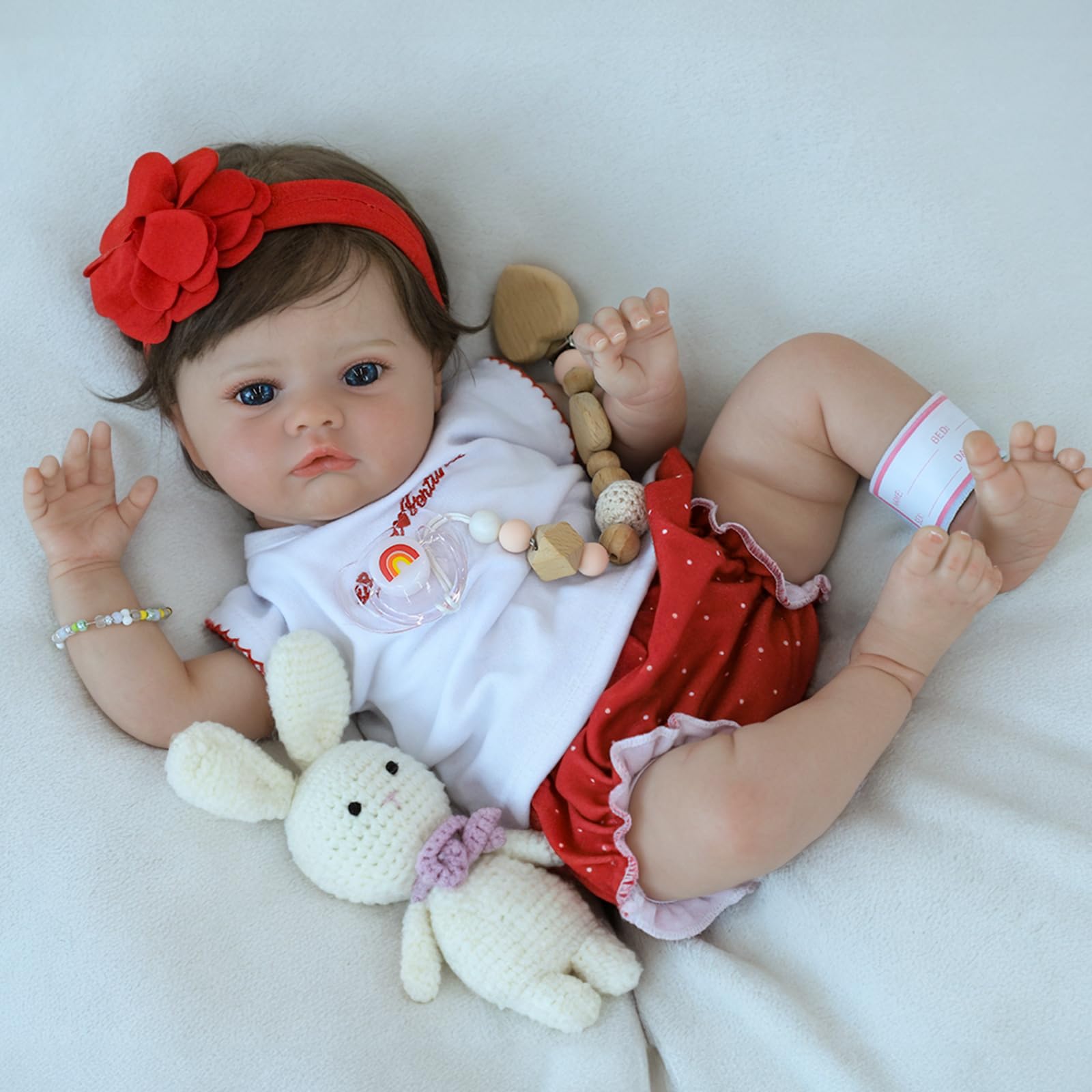 SCOM soft cotton-padded body offers cozy hugs and comfortable play.