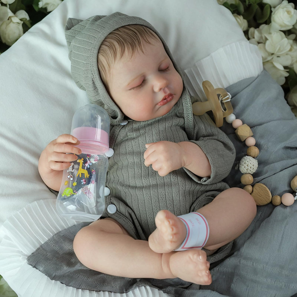 SCOM magnetic pacifier accessory for soothing pretend feeding