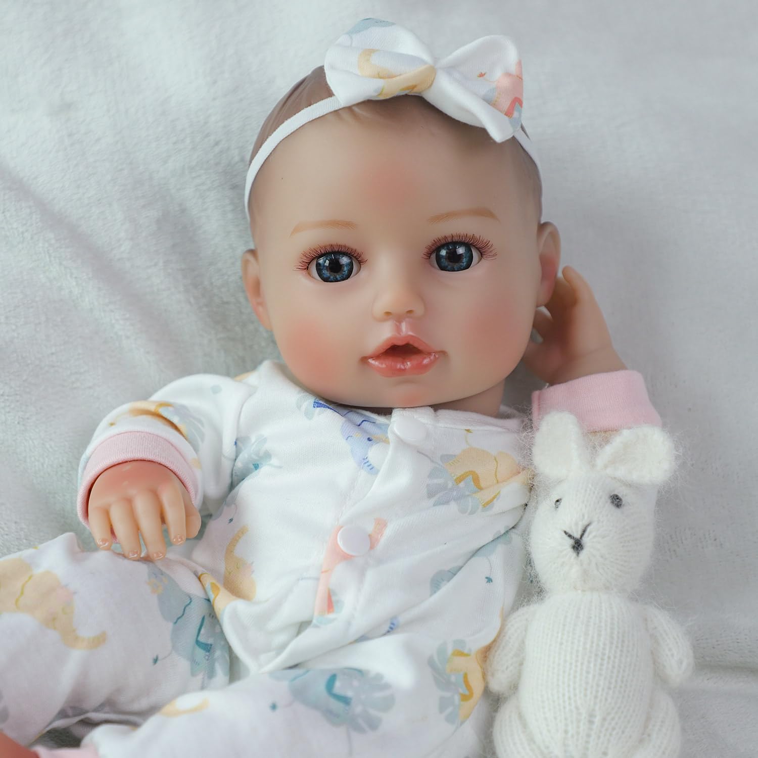 SCOM 16-inch doll soft body emphasizes cozy cuddles and gentle handling.