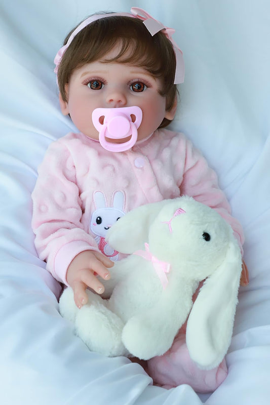 SCOM Lucy’s lifelike skin textures enhance realistic newborn-like touch.