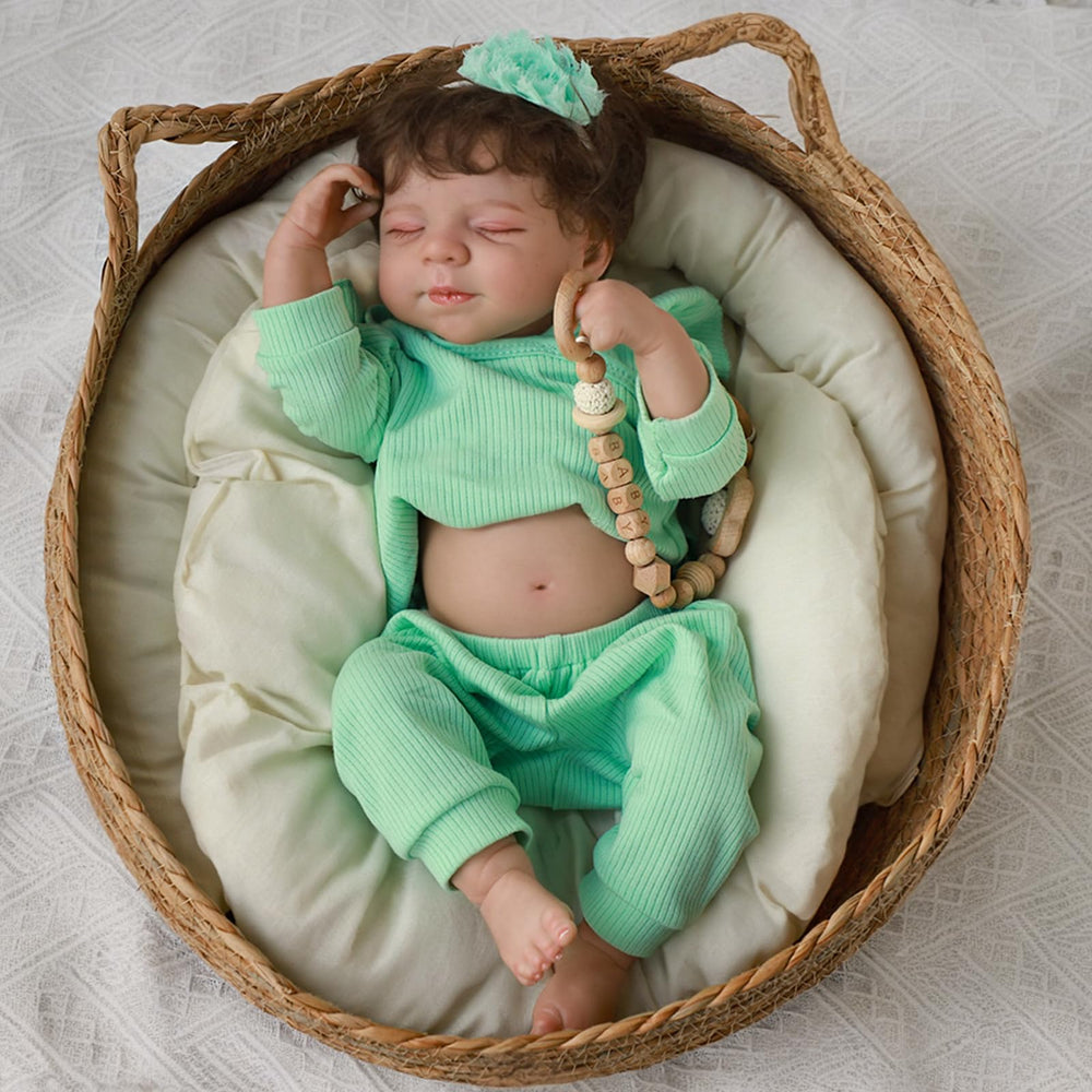 SCOM Reborn 18-inch face detail highlights lifelike features for gentle nurturing play