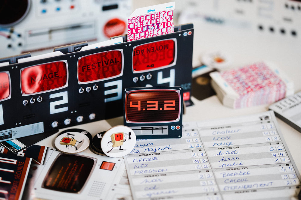 Scorpion Masqué Decrypto players engage in fast-paced deduction and clues.