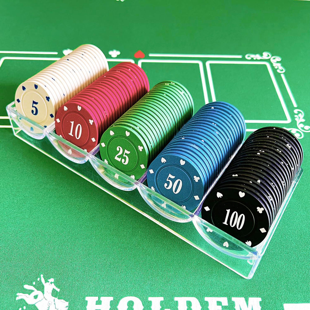 SEETOOOGAMES game-night setup shows a ready-to-play poker table scene.