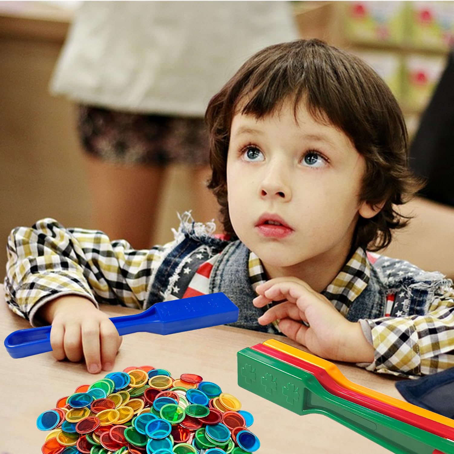 SEETOOOGAMES magnetic pickup end helps gather chips quickly after activities