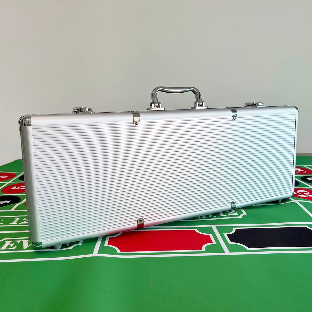 SEETOOOGAMES poker chip case top view with secure locks for travel