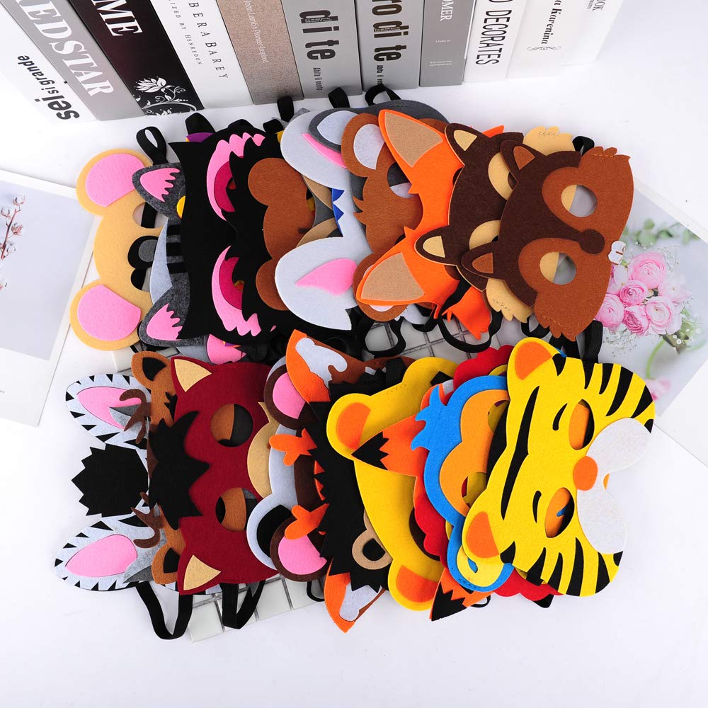 ShaggyDogz giraffe mask for kids, tall-theme party centerpiece for imaginative adventures.