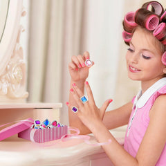 Shappy square-shaped ring, vibrant design, perfect for themed celebrations.
