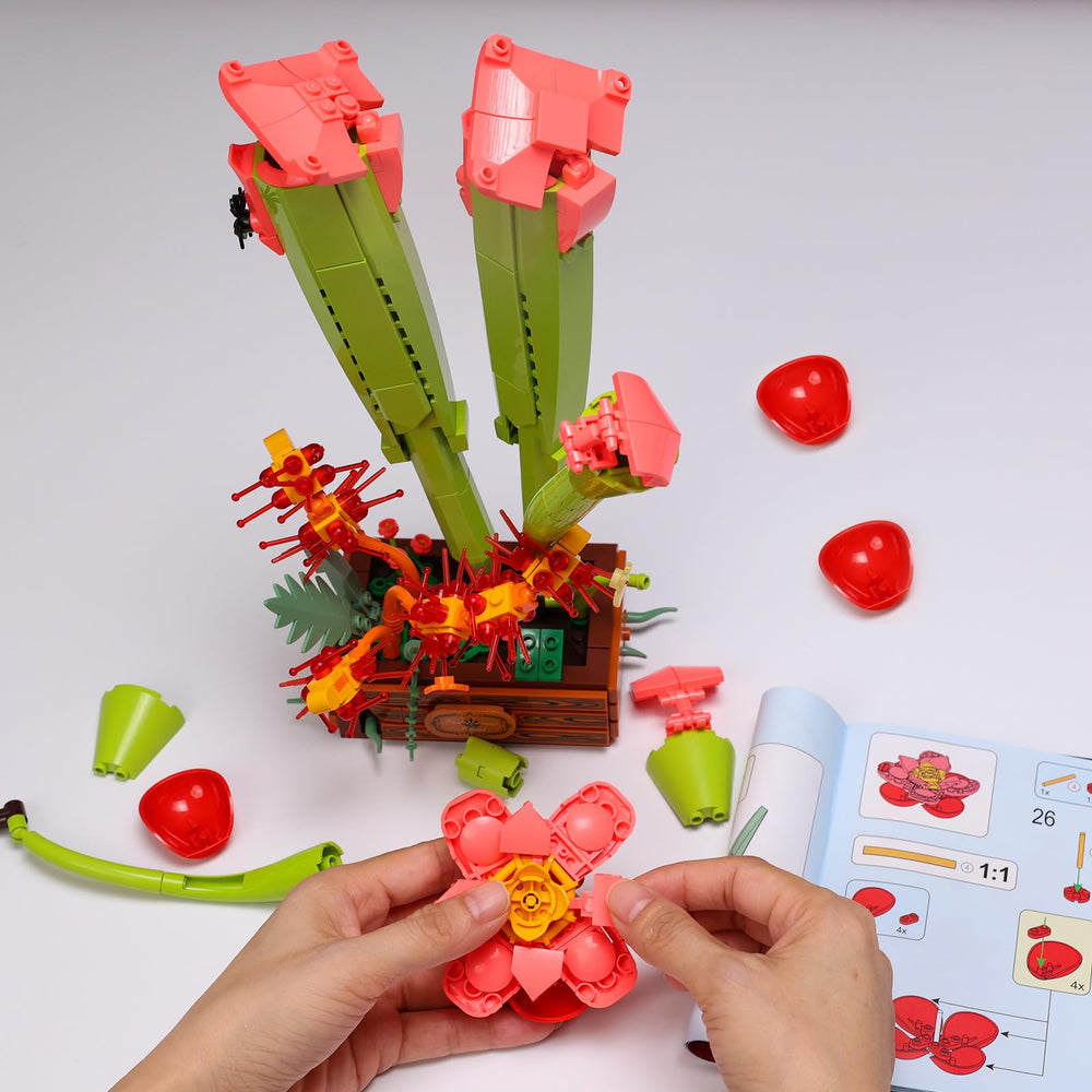 SHAREHB Carnivorous Plant Set desk-ready display for study and creativity