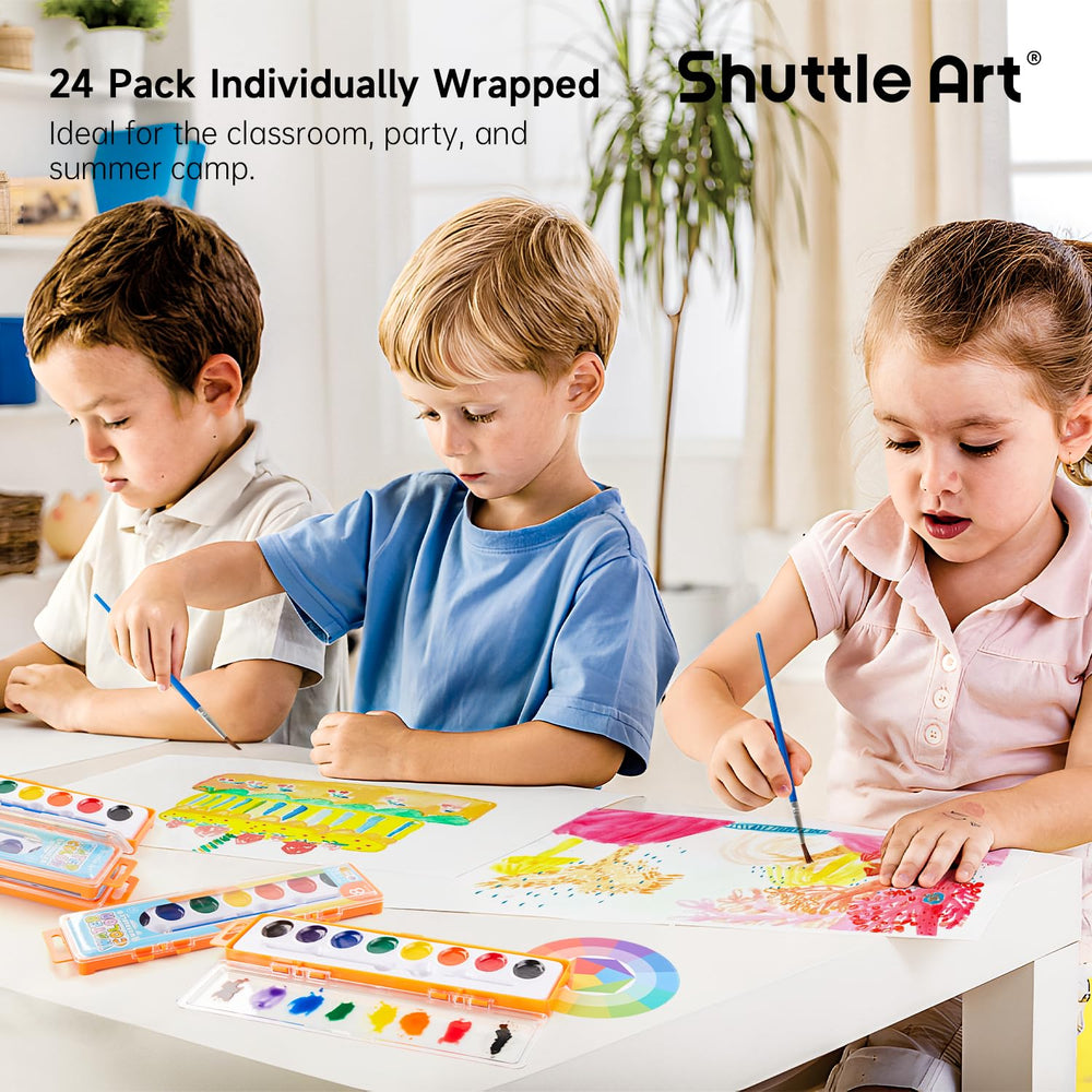 Shuttle Art removable lid doubles as a mixing palette for blending
