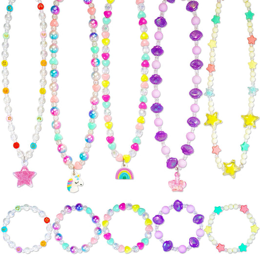 SIELEVIN unicorn pendant on a kid's necklace, adds playful charm to daily outfits.