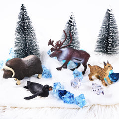 SIENON pine trees diorama pieces create a wintry Arctic landscape.