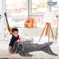 Silver Lilly Shark Tail Blanket fin close-up offers extra room for lounging.