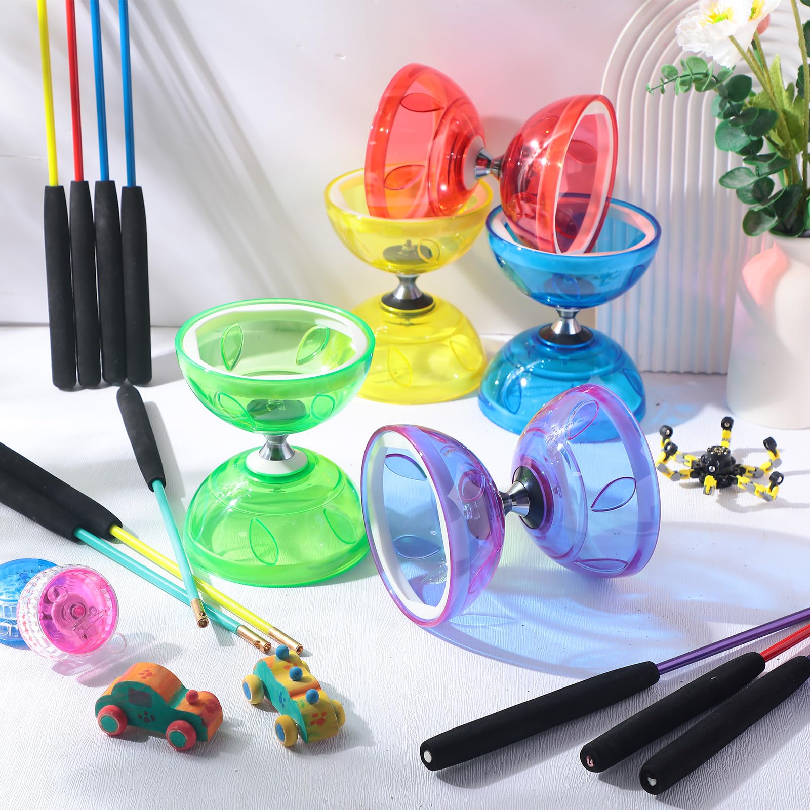Simgoing blue diabolo design catches eyes during performances and practice.