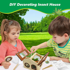 SIMPLIPLAY magnifying glass helps kids inspect tiny details during nature exploration.